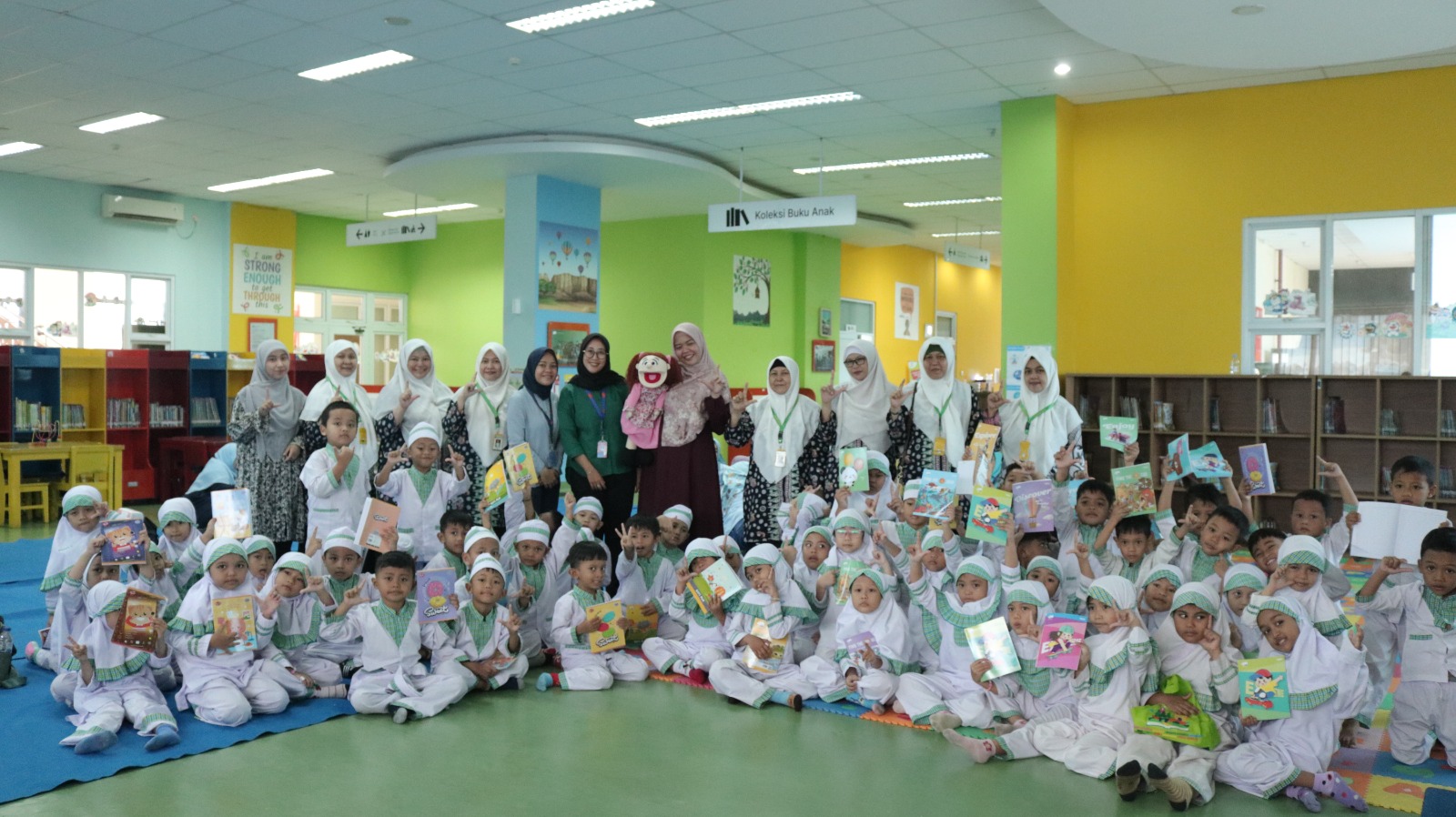 Wisata LiterAsyik Ke Perpustakaan Jakarta Timur Bersama TK Raudhatul Jannah